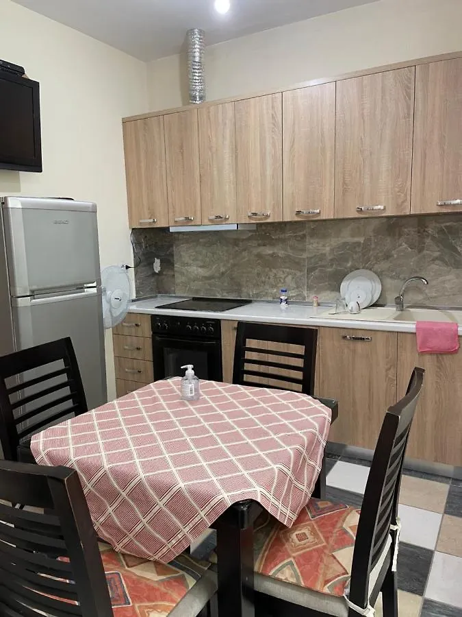 Bajovah Apartments & Restaurant ティラナ